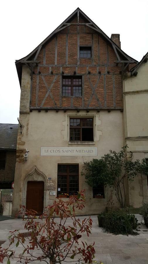 Grand Appartement Chaleureux Thouars Exterior photo