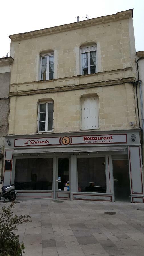 Grand Appartement Chaleureux Thouars Exterior photo
