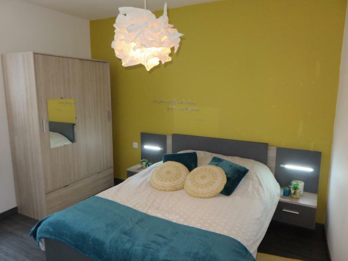 Grand Appartement Chaleureux Thouars Exterior photo